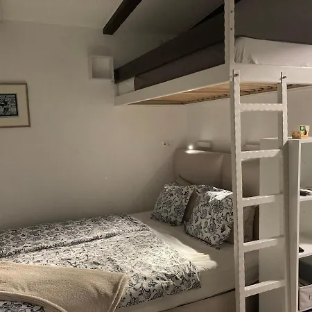 Punta Malija 아파트